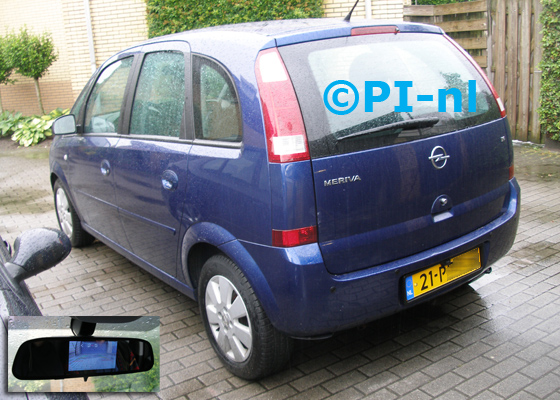 Parkeersensoren ingebouwd door PI-nl in een Opel Meriva met canbus uit 2004. De spiegeldisplay (set F 2016) is van de set met kentekenplaatcamera en sensoren. De sensoren werden op verzoek niet op kleur gespoten.