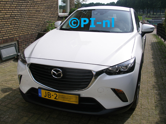 Parkeersensoren ingebouwd door PI-nl in de voorbumper van een Mazda CX3 SkyActive uit 2016. De pieper (set G/E 2017) werd verstopt.