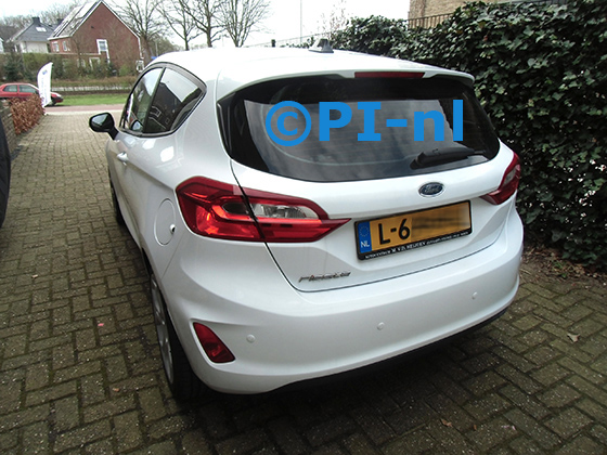Parkeersensoren (set E 2024) ingebouwd door PI-nl in een Ford Fiesta met canbus uit 2017. De pieper werd verstopt.