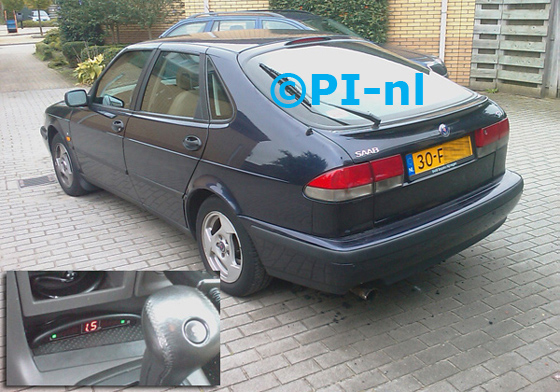 Saab 9-3 2.0T SE Automaat uit 2000. De display (set A 2010) werd in de middenconsole gemonteerd.