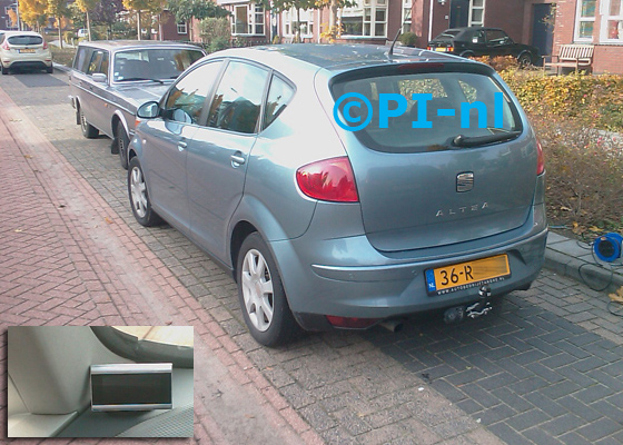 Seat Altea 1.9 D Stylance uit 2005. De display (set B 2010) werd linksvoor, bij de a-stijl gemonteerd.