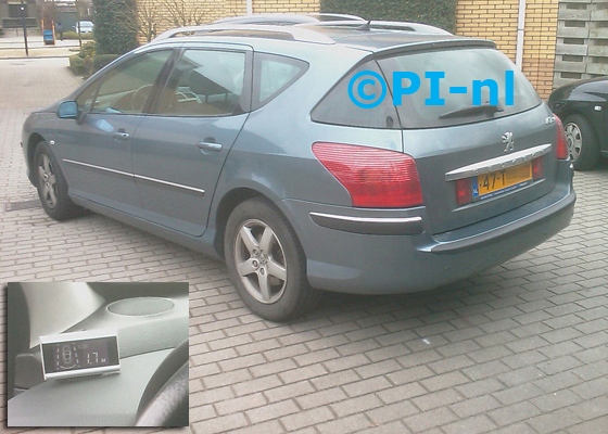 Peugeot 407 1.6 SW uit 2006. De display (set B 2011) werd linksvoor op het dashboard gemonteerd.