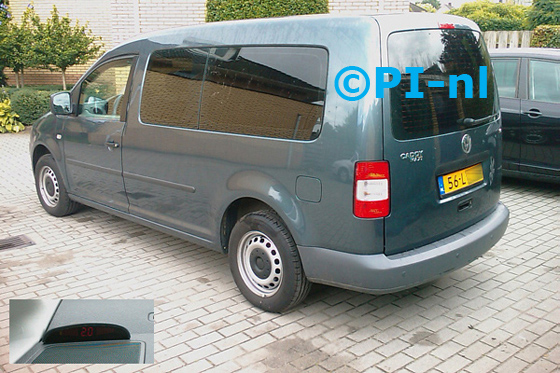 Volkswagen Caddy Combi Maxi Trendline uit 2010. De display (set A 2011) werd linksvoor bij de a-stijl geplaatst.