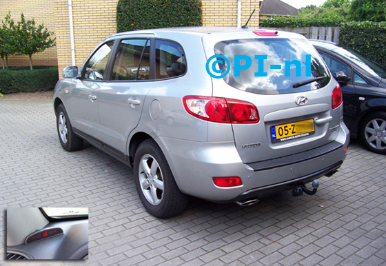 Hyundai Santa Fe uit 2009. De display (set A 2011) werd linksvoor bij de a-stijl geplaatst.