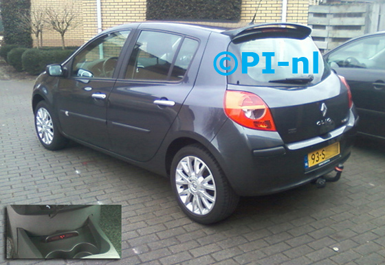 Renault Clio uit 2006. De display (set A) werd in de middenconsole gemonteerd. 