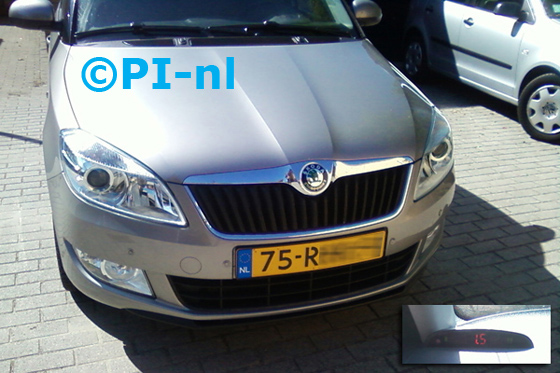 Skoda Fabia uit 2011: in voorbumper. De display (set A) werd linksvoor bij de a-stijl gemonteerd.