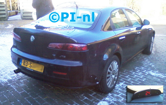 Alfa Romeo 159 uit 2006. De display (set A) werd linksvoor bij de a-stijl gemonteerd.