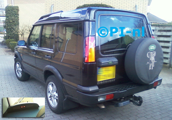 Landrover Discovery 2 uit 2004. De display (set A) werd linksvoor bij de a-stijl geplaatst.