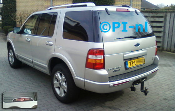 Ford Explorer Limited uit 2003. De display (set A 2013) werd in de middenconsole gemonteerd.