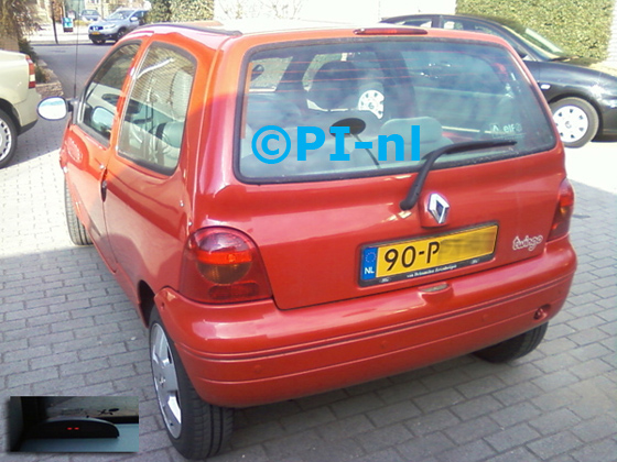 Renault Twingo uit 2004. De display (set A 2013) werd linksvoor bij de a-stijl gemonteerd.