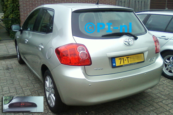 Toyota Auris uit 2007. De display (set A 2013) werd linksvoor bij de a-stijl gemonteerd.