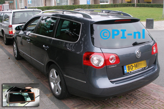Parkeersensoren ingebouwd door PI-nl in een Volkswagen Passat Variant uit 2008. De display (set A 2013) werd op de spiegel gemonteerd.