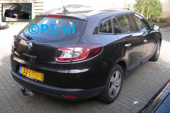 Parkeersensoren ingebouwd door PI-nl in een Renault Megane Estate / GrandTour uit 2010. De display (set C 2013) is het 'spiegelmodel', de sensoren zijn 'bumperkleur' antraciet gespoten.