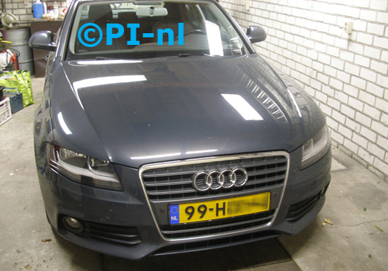 Parkeersensoren (set A 2013) ingebouwd door PI-nl in de voorbumper van een Audi A4 2.0 TDI uit 2009. De display werd linksvoor bij de a-stijl gemonteerd.