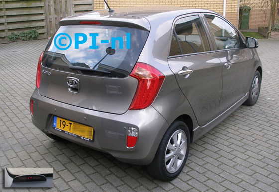 Parkeersensoren ingebouwd door PI-nl in een Kia Picanto uit 2012. De display (set A 2014) werd linksvoor bij de a-stijl gemonteerd.