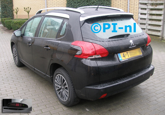 Parkeersensoren ingebouwd door PI-nl in een Peugeot 2008 (nieuw) uit 2014 met canbus. De display (set A 2014) werd linksvoor nabij de a-stijl gemonteerd.