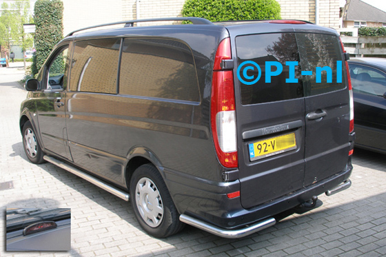 Parkeersensoren ingebouwd door PI-nl in een Mercedes Vito uit 2007. De display (set A 2014) werd midden op het dashboard tegen de voorruit gemonteerd.