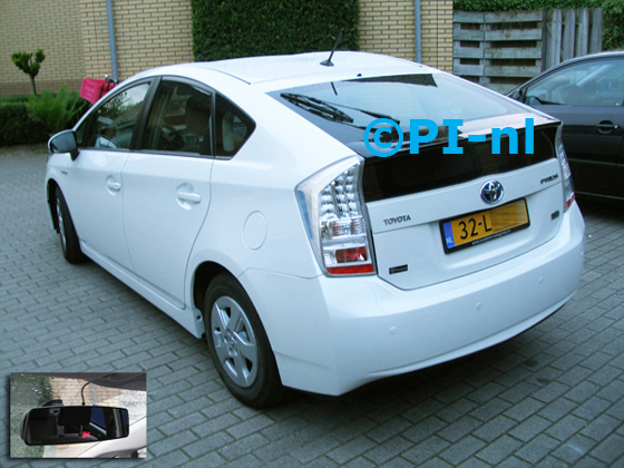 Parkeersensoren ingebouwd door PI-nl in een Toyota Prius uit 2010. De display (set C 2014) is het spiegelmodel.