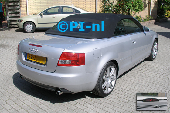 Parkeersensoren ingebouwd door PI-nl in een Audi A4 2.4T Cabriolet uit 2002. De display (set A 2014) werd midden op het dashboard gemonteerd.