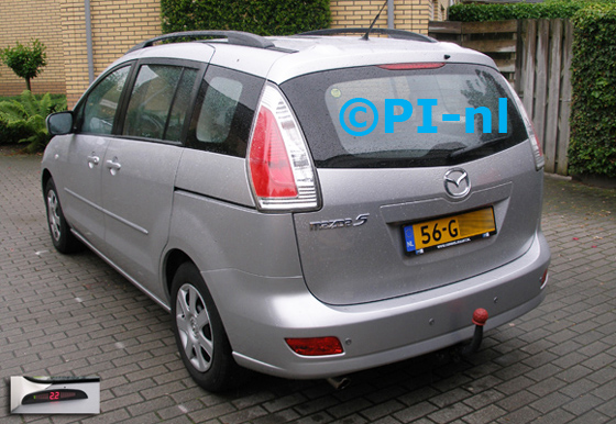 Parkeersensoren ingebouwd door PI-nl in een Mazda 5 1.8 Touring uit 2008. De display (set A 2014) werd linksvoor bij de a-stijl gemonteerd.