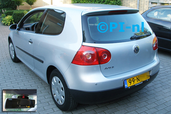 Parkeersensoren ingebouwd door PI-nl in een Volkswagen Golf 5 Trendline met canbus-systeem uit 2004. De display (set A 2014) werd op de binnenspiegel gemonteerd.