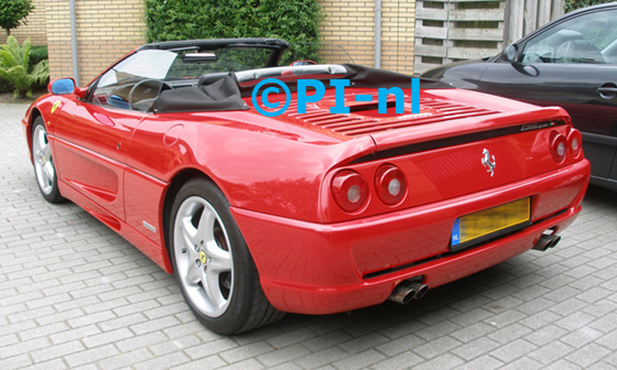Parkeersensoren ingebouwd door PI-nl in een Ferrari F355 Spider cabriolet (van F355 Autoverhuur) uit 1998. De display (set A 2014) werd verstopt.
