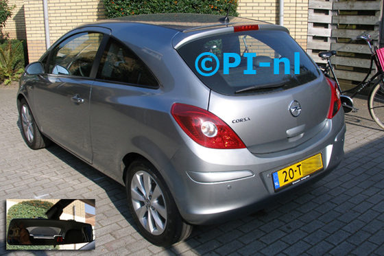Parkeersensoren ingebouwd door PI-nl in een Opel Corsa BiFuel uit 2012. De display (set C 2014) is het spiegelmodel.