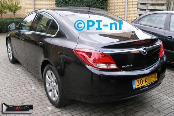 Parkeersensoren ingebouwd door PI-nl in een Opel Insignia uit 2009. De display (set A 2014) werd linksvoor bij de a-stijl gemonteerd.