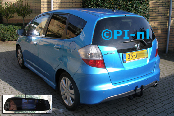 Parkeersensoren (set D 2014) ingebouwd door PI-nl in een Honda Jazz uit 2009. De spiegeldisplay is van de set met bumpercamera en sensoren.