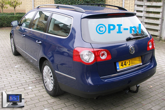 Parkeersensoren ingebouwd door PI-nl in een Volkswagen Passat Variant (met canbus) uit 2009. De display (set B 2014) werd linksvoor bij de a-stijl gemonteerd.
