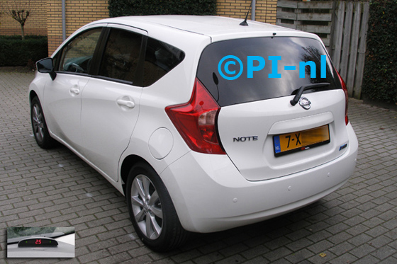 Parkeersensoren ingebouwd door PI-nl in een Nissan Note Acenta uit 2014 (nieuw). De display (set A 2014) werd rechtsvoor bij de a-stijl gemonteerd.