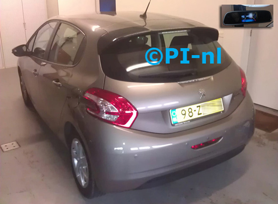 Parkeersensoren ingebouwd door PI-nl in een Peugeot 208 (met canbus) uit 2013. De display (set D 2014) is de spiegel-display van de set met camera en sensoren.