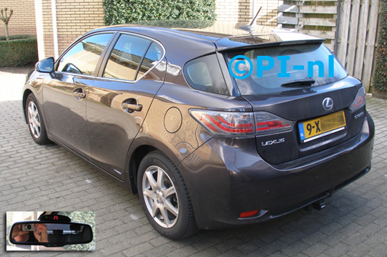 Parkeersensoren ingebouwd door PI-nl in een Lexus CT200H uit 2013. De display (set A 2015) werd op de spiegel gemonteerd.