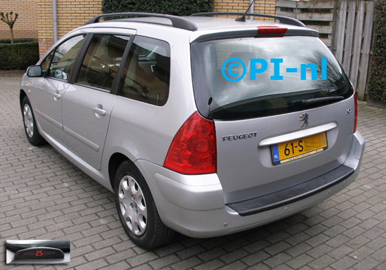 Parkeersensoren ingebouwd door PI-nl in een Peugeot 307 Break / SW uit 2006. De display (set A 2015) werd linksvoor bij de a-stijl gemonteerd.