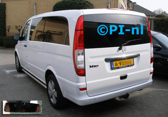 Parkeersensoren ingebouwd door PI-nl in een Mercedes Vito 122 CDI uit 2011. De display (set C 2015) is de spiegeldisplay.