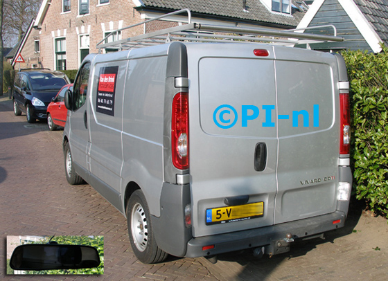 Parkeersensoren ingebouwd door PI-nl in een Opel Vivaro uit 2011. De spiegeldisplay (set D 2015) is van de set met camera (a-symetrisch, naast de trekhaak) en sensoren.