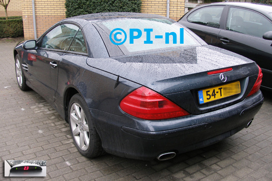 Parkeersensoren ingebouwd door PI-nl in een Mercedes SL 350 Cabriolet met canbus uit 2003. De display (set A 2015) werd linksvoor bij de a-stijl gemonteerd.