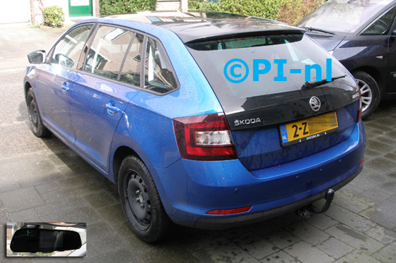 Parkeersensoren ingebouwd door PI-nl in een Skoda Rapid Spaceback (nieuw) uit 2015, met canbus-systeem. De spiegeldisplay (set D 2015) is van de set met camera en sensoren.