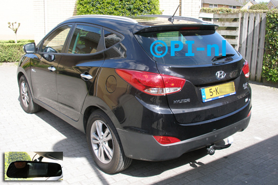 Parkeersensoren ingebouwd door PI-nl in een Hyundai iX35 Blue uit 2013. De spiegeldisplay (set D 2015) is van de set met camera en sensoren.