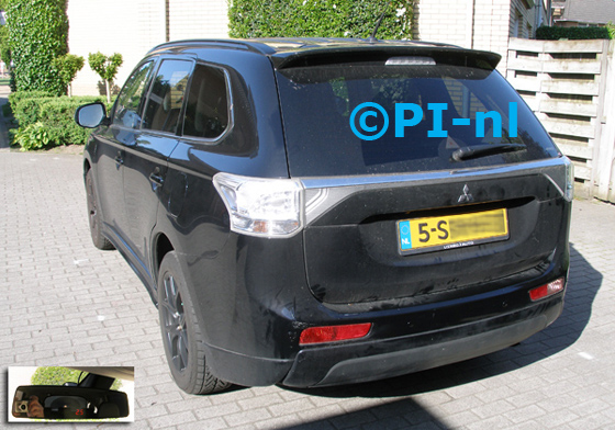 Parkeersensoren ingebouwd door PI-nl in een Mitsubishi Outlander PHEV uit 2013. De display (set C 2015) is het spiegelmodel.
