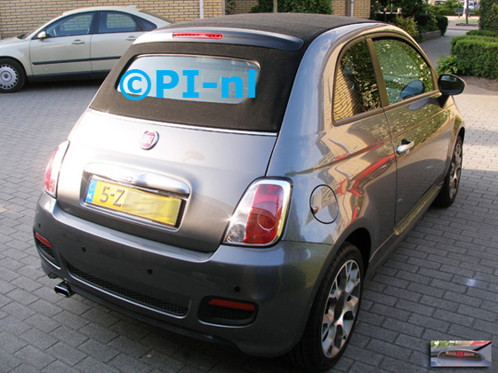 Parkeersensoren ingebouwd door PI-nl in een Fiat 500 S Cabriolet (nieuw) uit 2015. De display (set A 2015) werd rechtsvoor bij de a-stijl gemonteerd. De sensoren werden op verzoek niet gespoten.