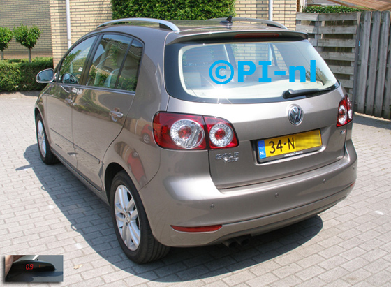 Parkeersensoren ingebouwd door PI-nl in een Volkswagen Golf 5 Plus uit 2010. De display (set A 2015) werd linksvoor bij de a-stijl gemonteerd.