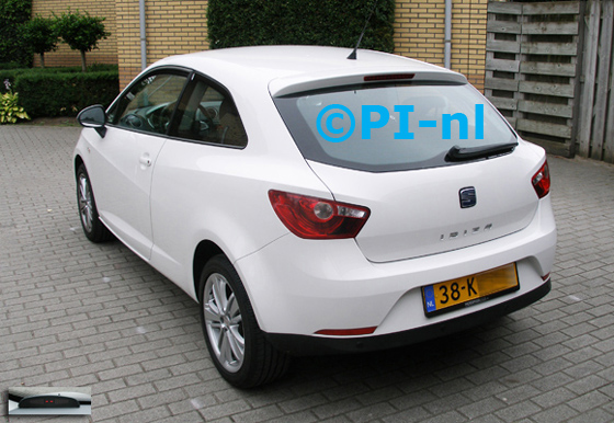 Parkeersensoren ingebouwd door PI-nl in een Seat Ibiza uit 2010. De display (set A 2015) werd linksvoor bij de a-stijl gemonteerd. De antraciete sensoren werden in de onderrand gemonteerd.