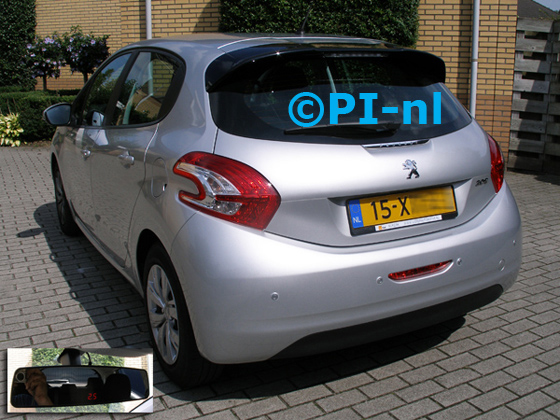 Parkeersensoren ingebouwd door PI-nl in een Peugeot 208 uit 2012. De display (set C 2015) is de spiegel-display van de set sensoren.