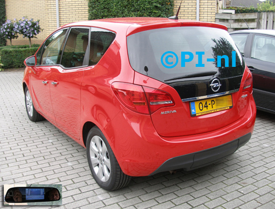 Parkeersensoren ingebouwd door PI-nl in een Opel Meriva met ingebouwde fietsendrager uit 2011. De spiegeldisplay (set D 2015) is van de set met camera en sensoren.