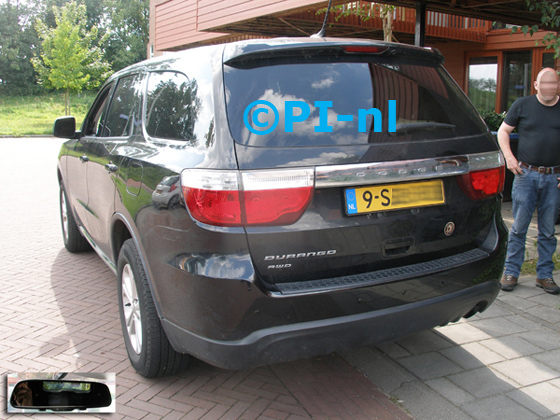 Parkeersensoren ingebouwd door PI-nl in een Dodge Durango (USA) uit 2012. De spiegeldisplay (set D 2015) is van de set met camera en sensoren.