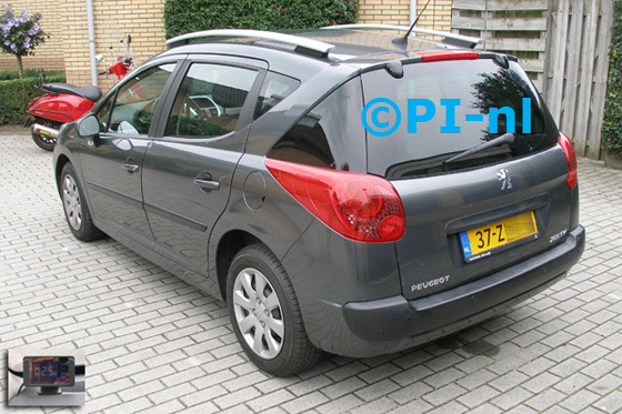 Parkeersensoren ingebouwd door PI-nl in een Peugeot 207 SW uit 2008. De display (set B 2015) werd linksvoor bij de a-stijl gemonteerd.