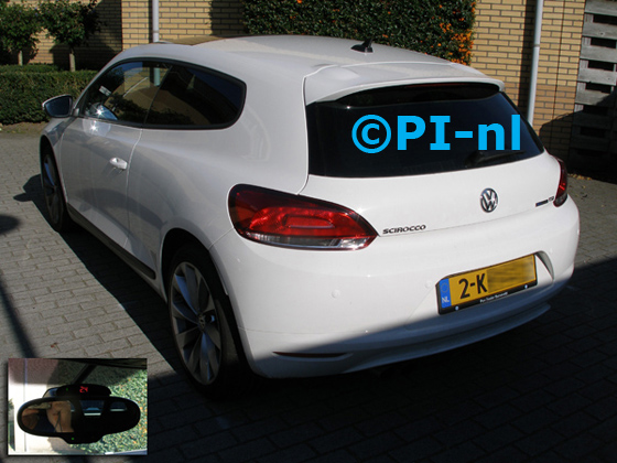 Parkeersensoren ingebouwd door PI-nl in een Volkswagen Scirocco Highline met canbus uit 2013. De display (set A 2015) werd op de binnenspiegel gemonteerd.