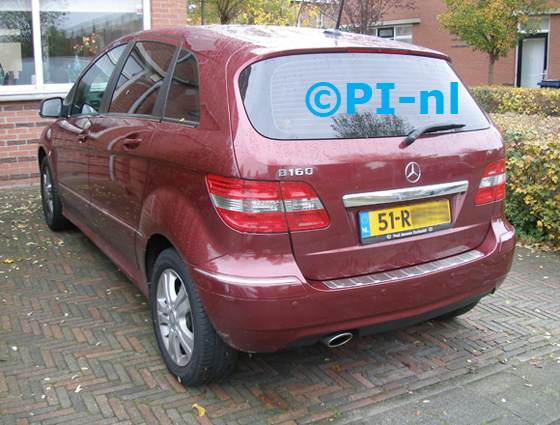 Parkeersensoren ingebouwd door PI-nl in een nog een Mercedes-Benz B160 uit 2011. De pieper (set E 2015) werd verstopt.