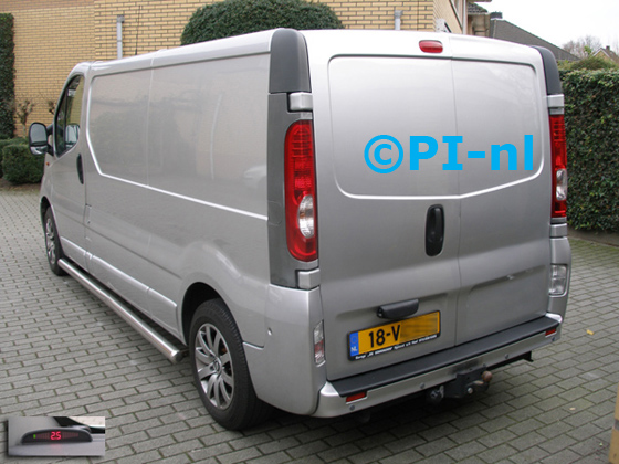 Parkeersensoren ingebouwd door PI-nl in een Opel Vivaro uit 2007. De display (set A 2015) werd linksvoor bij de a-stijl gemonteerd. Er werden standaard aluminium-kleur sensoren gemonteerd.